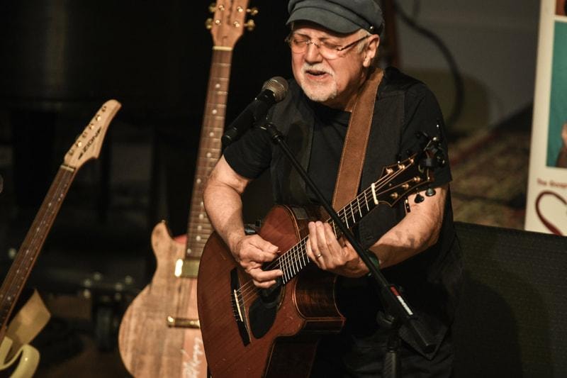 Phil Keaggy performing live